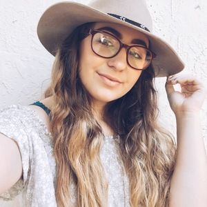 Meet your Posher, Mackenzie